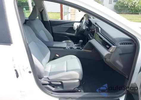 2025 Toyota Camry Le from USA, damaged, VIN 4T1DAACK5SU617158